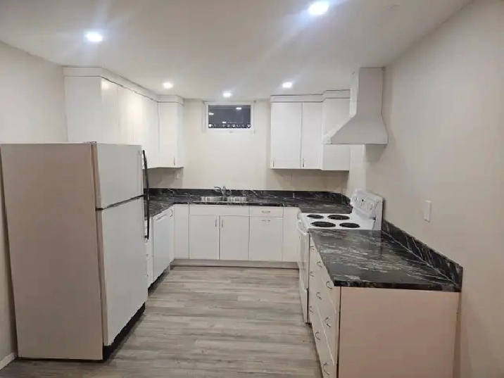 Two bedroom le basement Suite in Sylvan Sylvan. $1,650 per month