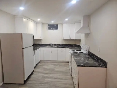 Two bedroom le basement Suite in Sylvan Sylvan. $1,650 per month