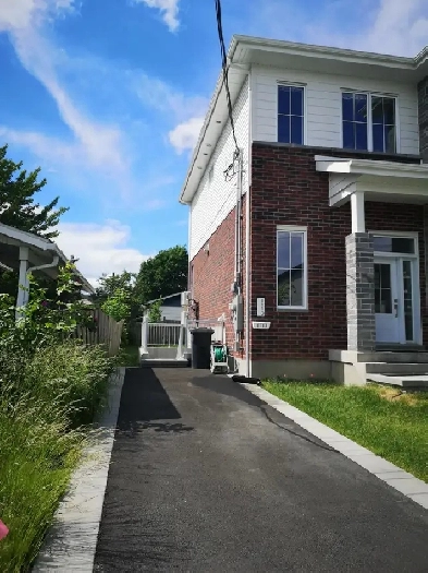 Big and bright modern 3½ (one bedroom) apartment in Saint-Hubert