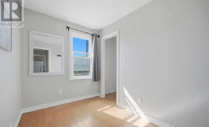 one bedroom plus den private room