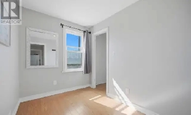 one bedroom plus den private room