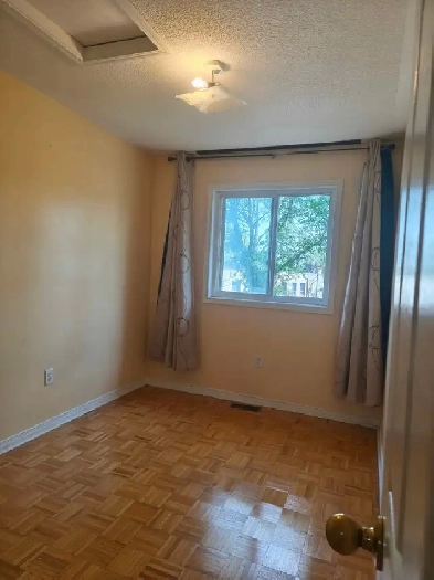 One room for Rent $880 a month shared washrooms.