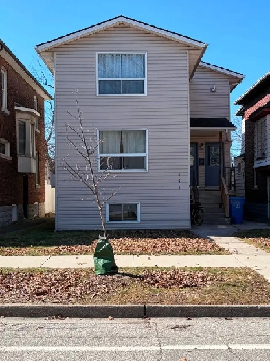 Large 3-bedroom apartment - non-smoking