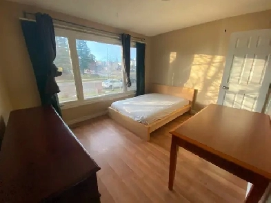Furnished room 2 mins to Rundle Station