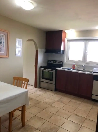 Furnished room on main floor, close to UTM