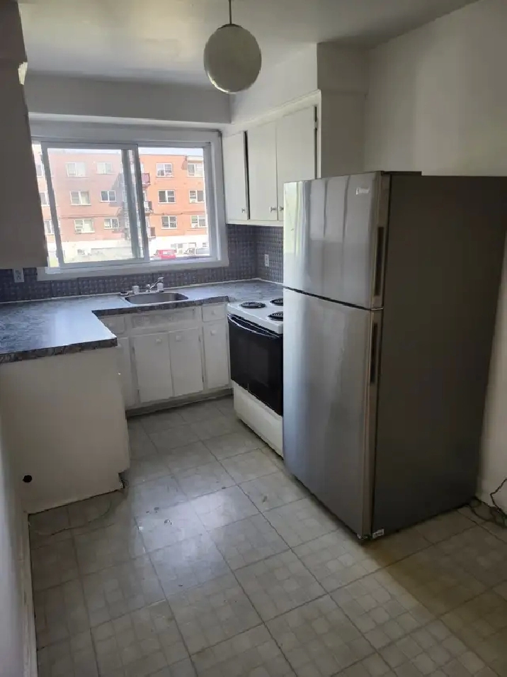Lasalle Grand 3 ½ disponible pour juillet