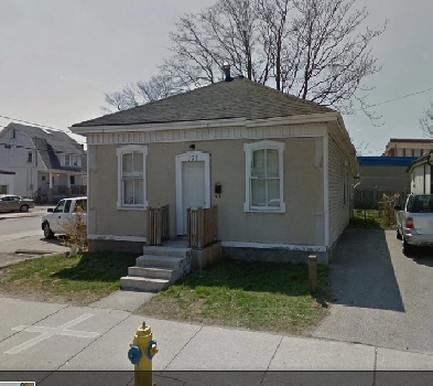 Private room for rent shared washroom and kitchen