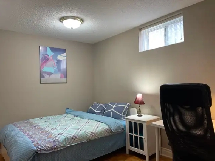 Furnished Basement Room $820– Finch & Bayview (|nc. Utilities )