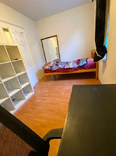 Cozy room in eastyork available from Aug 1st ,$850/month