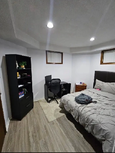 Private room for rent with extra storage room in Richmond hill