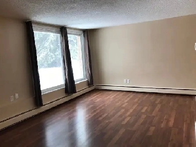 2-Bedroom Condo - Glenbrook