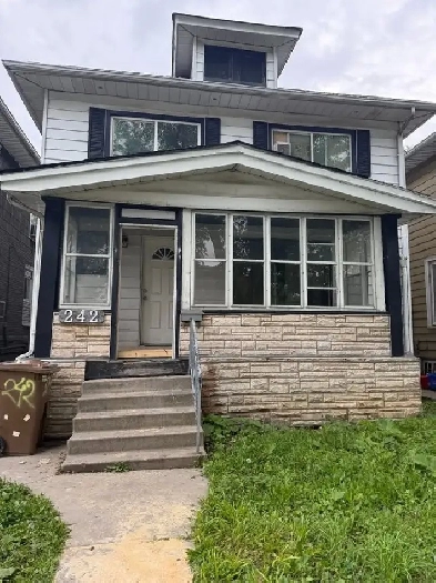 Room Rentals Available - Utilities Included
