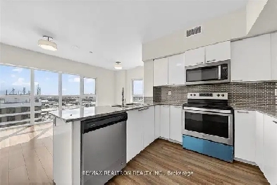 2 Bed   2 Bath   1 Locker   1 Parking   Penthouse