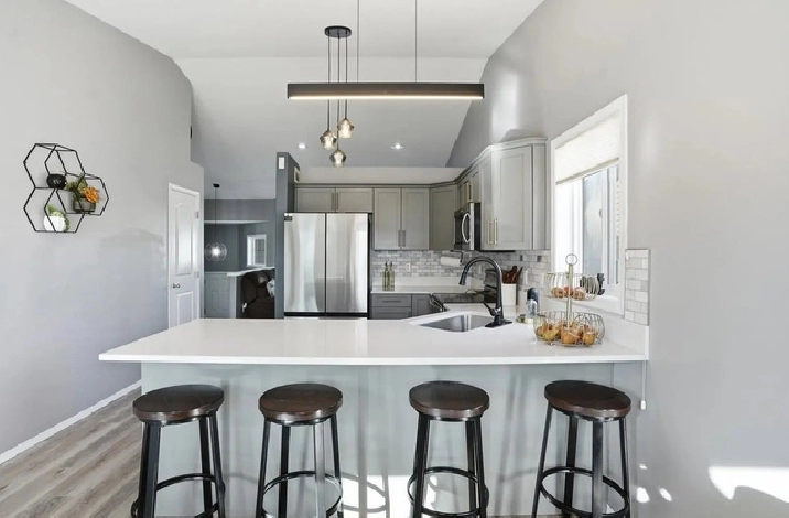 Executive Main Floor Home for Rent-Rosewood3 1 Bed | 2 Bath