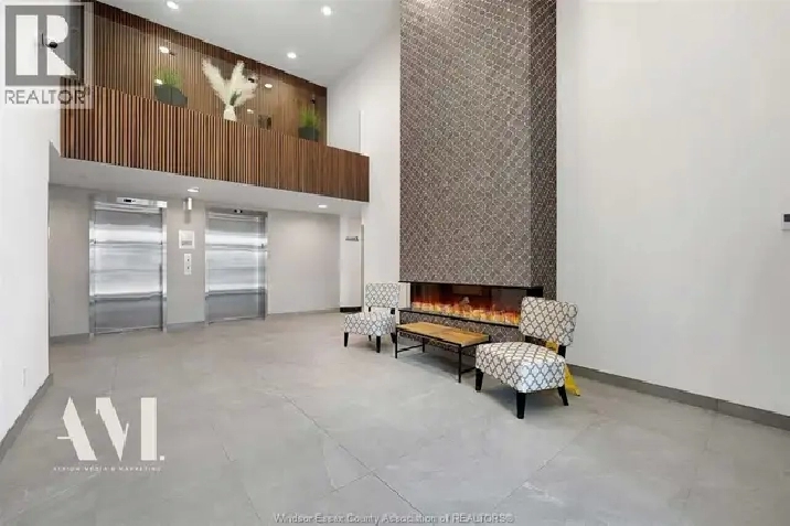 Fully Furnished Luxury 2BR/2BA Top-Floor Condo in LaSalle
