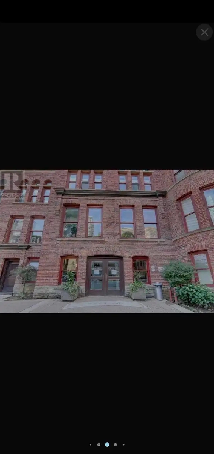 Condo Room for Rent Near UofT