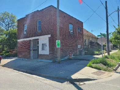 BEAUTIFUL QUAINT 1 BEDROOM APARTMEN IN QUIET BUILDING