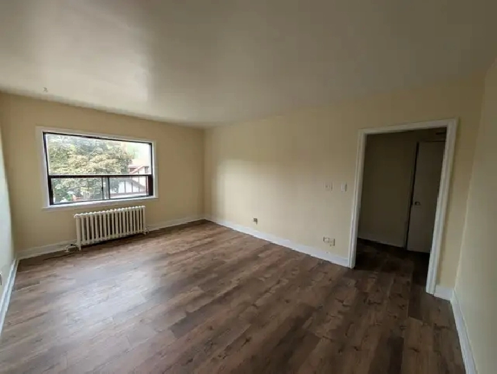 Great 1 Bedroom Apartment at 2532 Lakeshore Blvd W, Etobicoke!