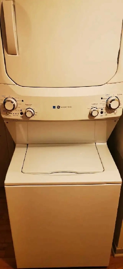 Repentigny! Grande chambre meublée avec salle de bain privée.