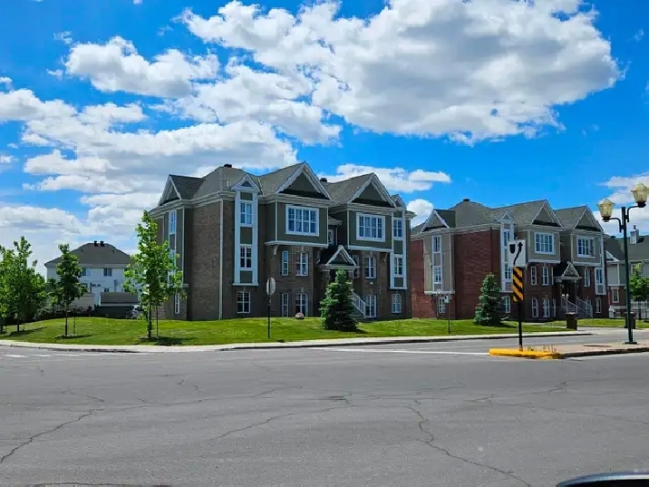 Très beau 4 1/2 à louer dans un bloc moderne à Terrebonne