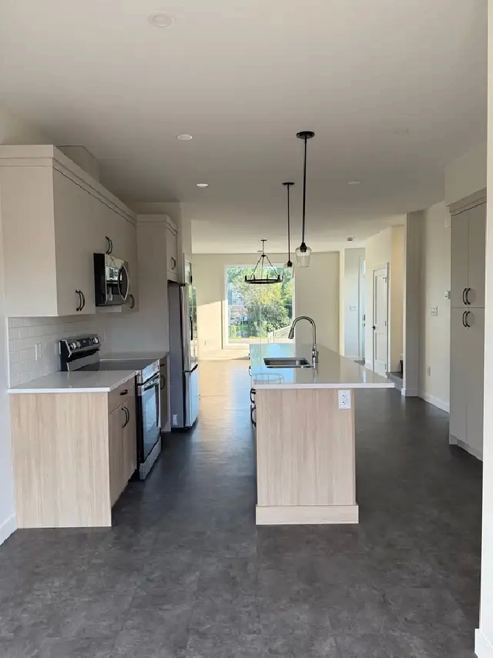 For Rent - 3 Bed/2.5 Bath Suite