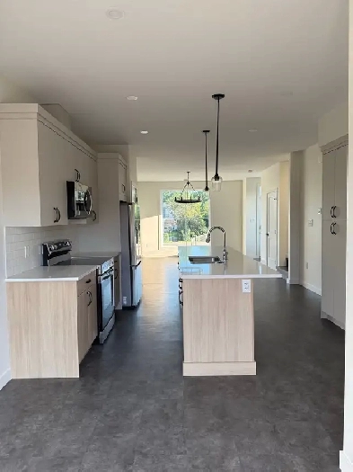 For Rent - 3 Bed/2.5 Bath Suite
