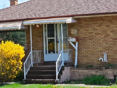 ST DAVIDS & COLLIER AREA THOROLD 3 BEDROOM UPPER HOME $2250.00