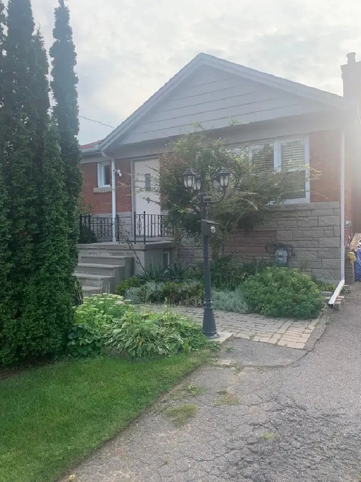Room for rent - Share home near Subway