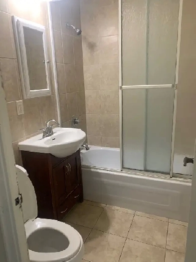 Bathurst/Finch – 1 Bedroom Apt  w/Parking Avail August 1st