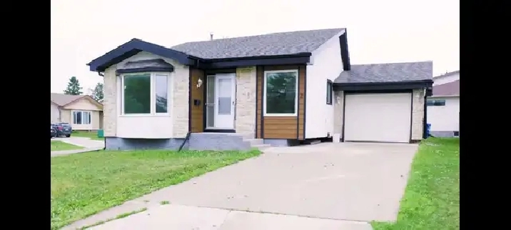 Bright and spacious Richmond West house for rent!