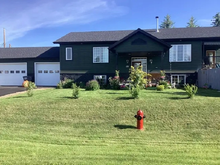 SPLIT BI-LEVEL with QUAD GARAGE