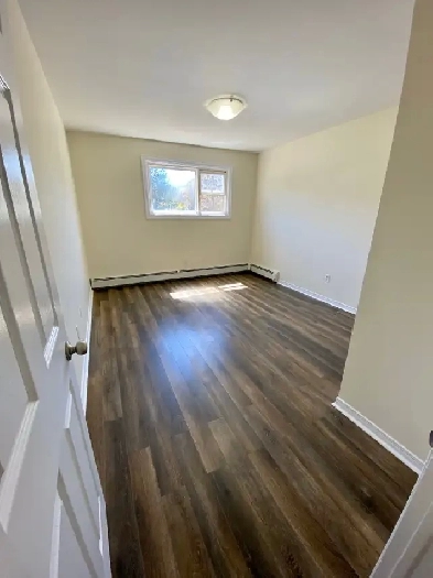 Fully Renovated 2BR - MacIntosh Pointe - Aug 1st - Heat/Water/Pk