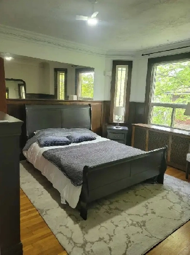 Beautiful,Enormous, Newly Renovated 3 Bedroom   Den in High Park