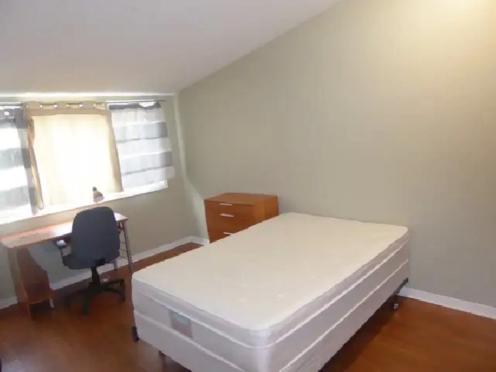 Master bedroom, all  utilities included