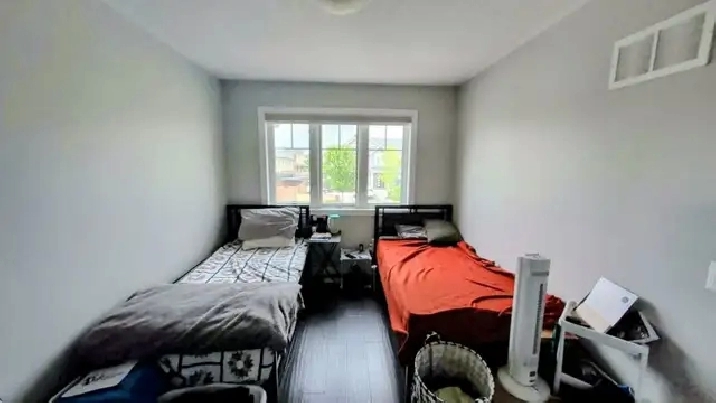 private or sharing awesome room Oshawa