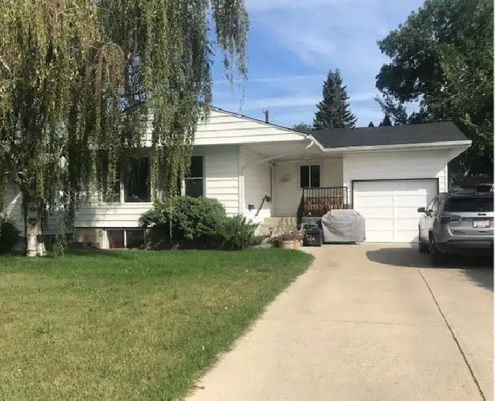 3 Bedroom main floor south side suite - available August 1st