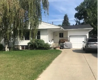 3 Bedroom main floor south side suite - available August 1st