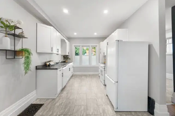 Charming, modernized family home in the heart of Peterborough