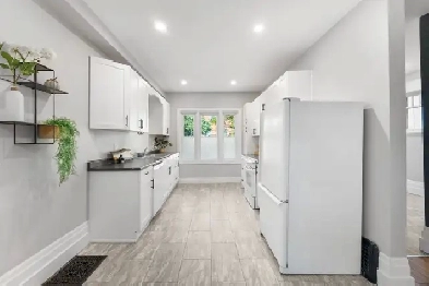 Charming, modernized family home in the heart of Peterborough