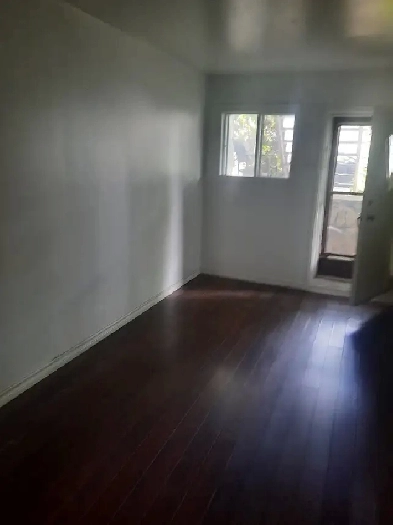 3 1/2 BASEMENT APARTMENT FOR RENT