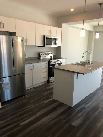 1243 Max Cr 3 br/2.5 bth semi. Great location $2700