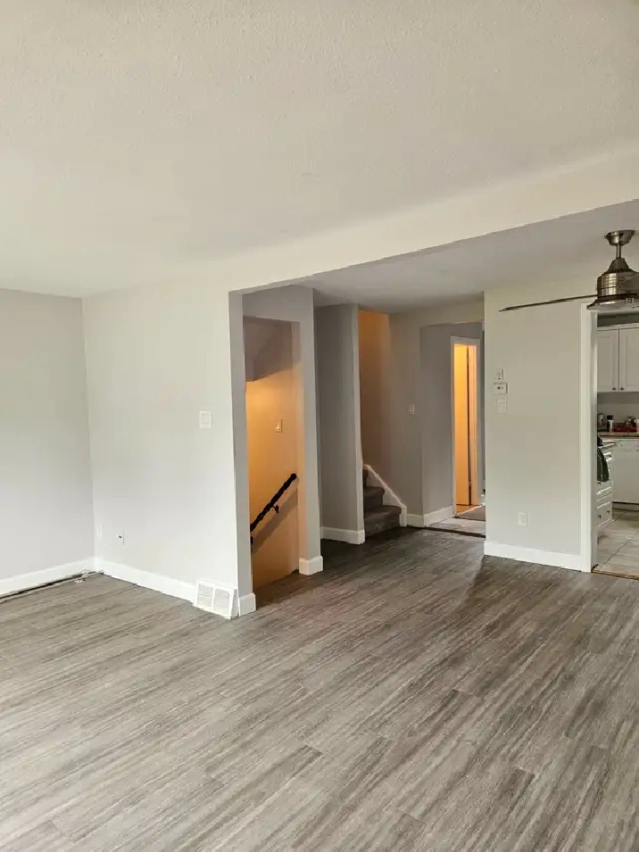 OPEN HOUSE SUN 2-4  3bd  2ba Condo Townhouse