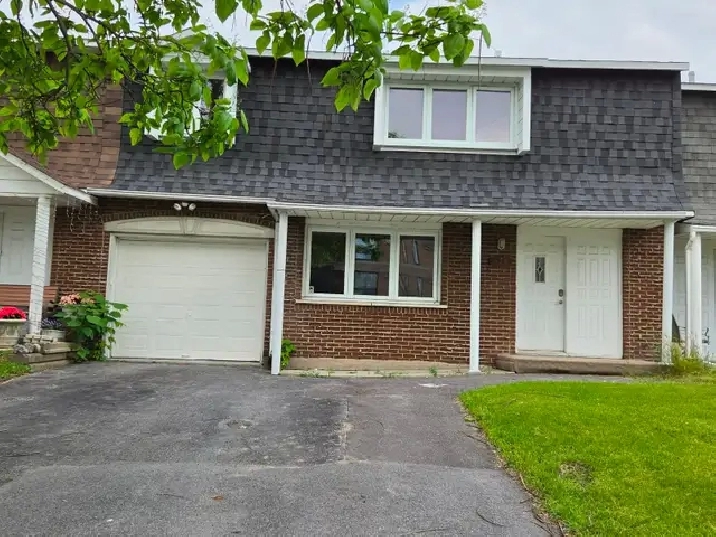 Fully Renovated 4-Bedroom Townhouse for Rent – D.D.O.