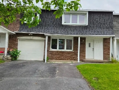 Fully Renovated 4-Bedroom Townhouse for Rent – D.D.O.