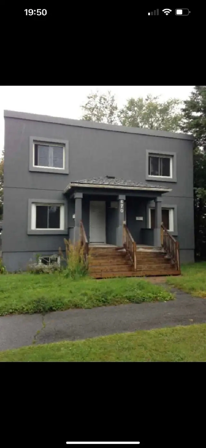 2 bedrooms apartment in triplex house