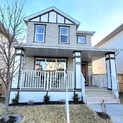 Airdrie 3BR/3.5BA Single House with Finished Basement