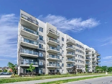3 1/2 DIX30 BROSSARD AVAILABLE IMMEDIATELY