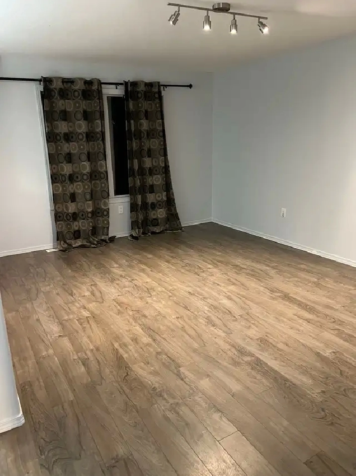 North Battleford - 3 Bedrooms house available for rent