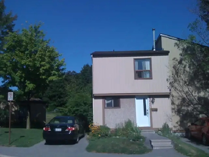 Avail NOW. 3 bedrm, 2 ba,  East End Condo Townhouse