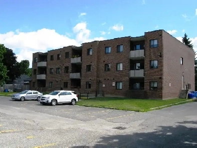 RARE! EXCLUSIVE 1 BEDROOM APARTMENT FOR RENT IN DOWNTOWN WHITBY.